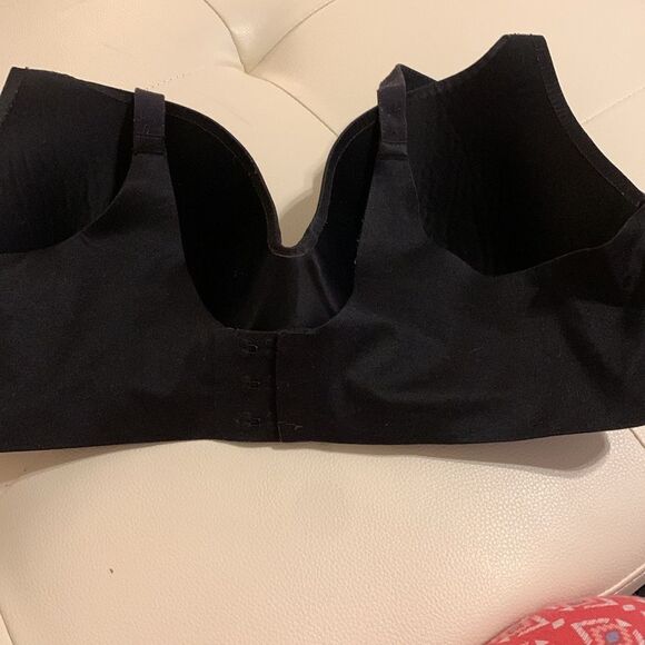 Victoria's Secret Size 38D lined Demi Bra with under wire - Picture 2 of 7